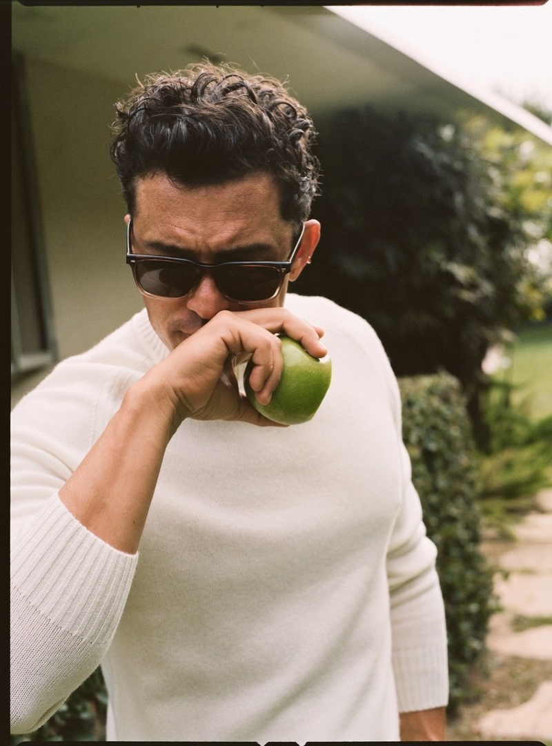 Graham Dunn photographs Orlando Bloom for the pages of Esquire.