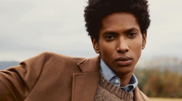 Rafael Mieses Ventures Outdoors in Massimo Dutti Rafael Mieses Ventures Outdoors in Massimo Dutti