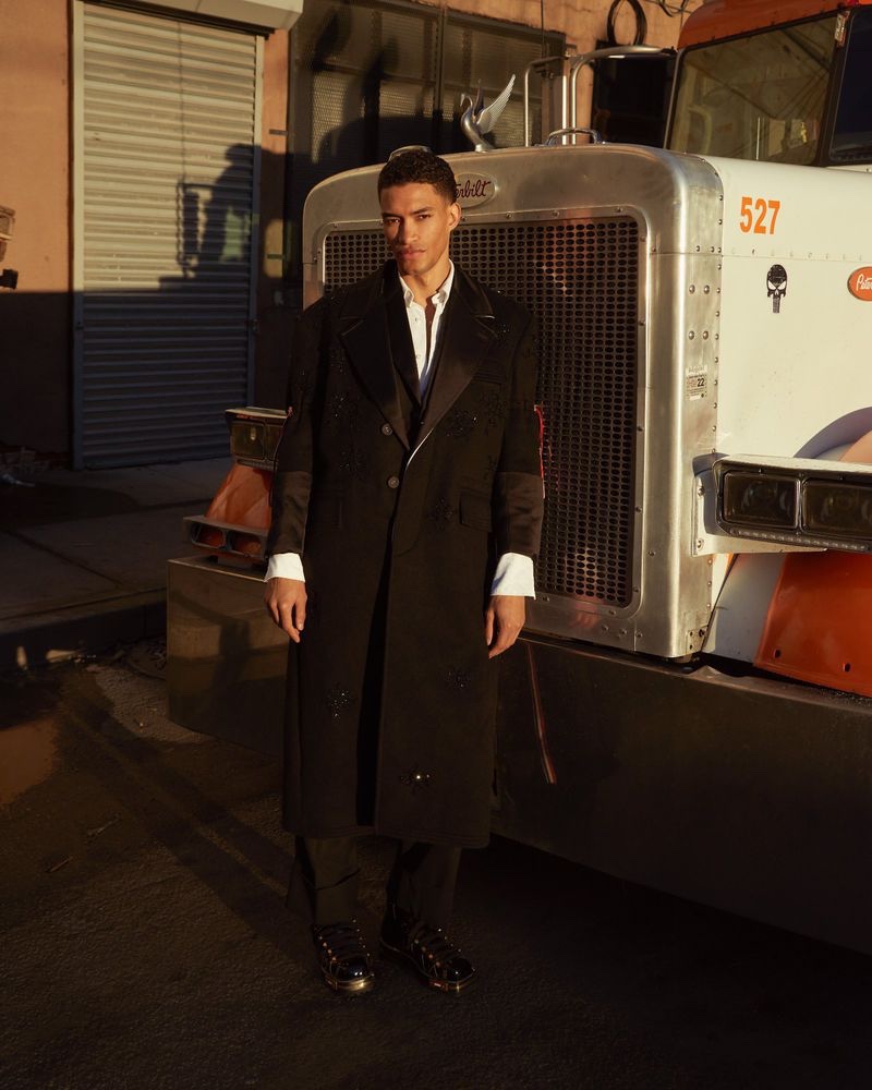 » Flex Ahead: Raphael Makes a Designer Statement for GQ Middle East Raphael Balzer 2021 GQ Middle East Editorial 006