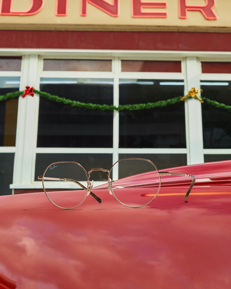 Round frames are back in style with Ray-Ban's RX6465 Jack Opticals glasses.