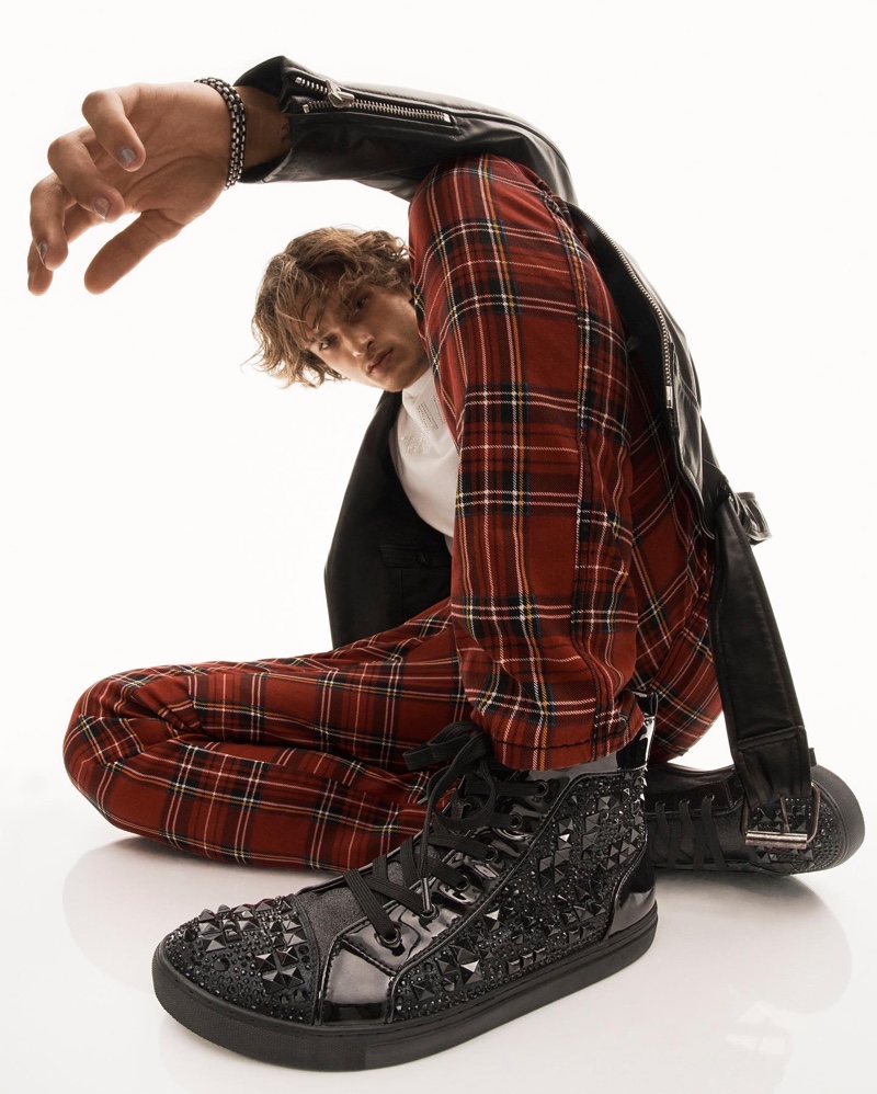 Steve Madden Holiday 2021 Mens Campaign 006