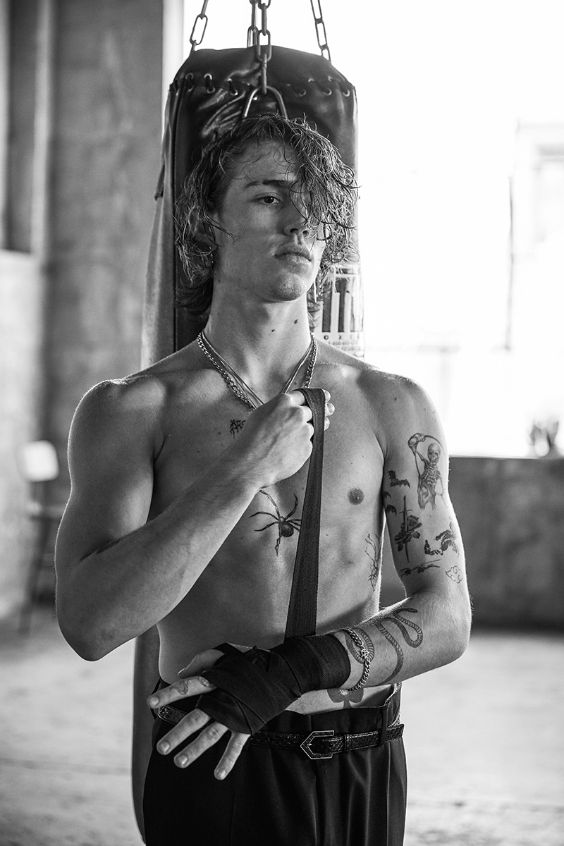 » Vinnie Hacker Graces the Pages of Man About Town Vinnie Hacker 2021 Man About Town Editorial 008