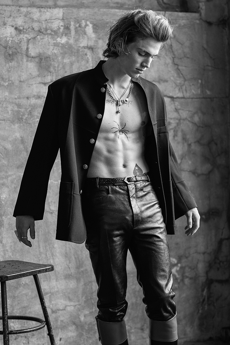 » Vinnie Hacker Graces the Pages of Man About Town Vinnie Hacker 2021 Man About Town Editorial 009