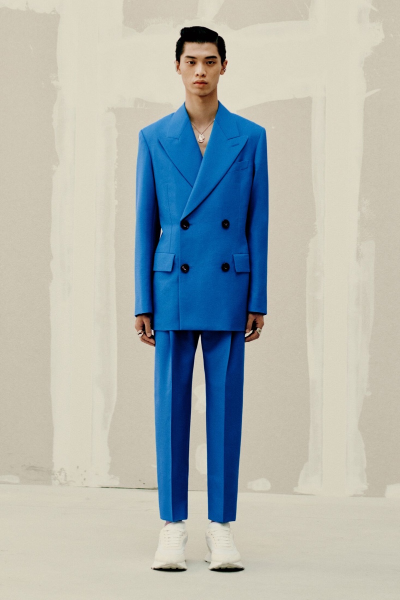 Making a statement in a double-breasted blue suit, Seokmin stars in Alexander McQueen's spring-summer 2022 men's campaign.
