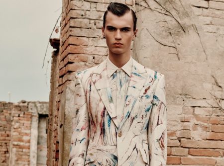 Alexander McQueen Campaign Menswear Spring Summer 2022 009