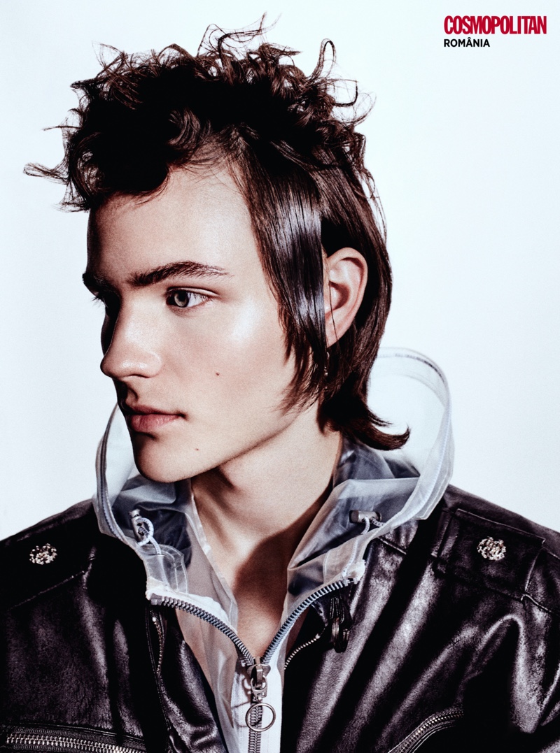 » Alexandru Turns Heads in Eclectic Styles for Cosmopolitan Man Romania Alexandru Cosmopolitan Man Romania 2022 Editorial 007