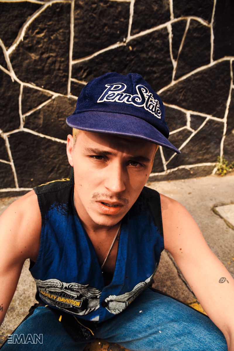 Embracing vintage style, Arón Piper also sports The Pack by Campillo jeans for Elle Man México. » Elite's Arón Piper Covers Elle Man México, Talks Making Music Embracing vintage style, Arón Piper also sports The Pack by Campillo jeans for Elle Man México.