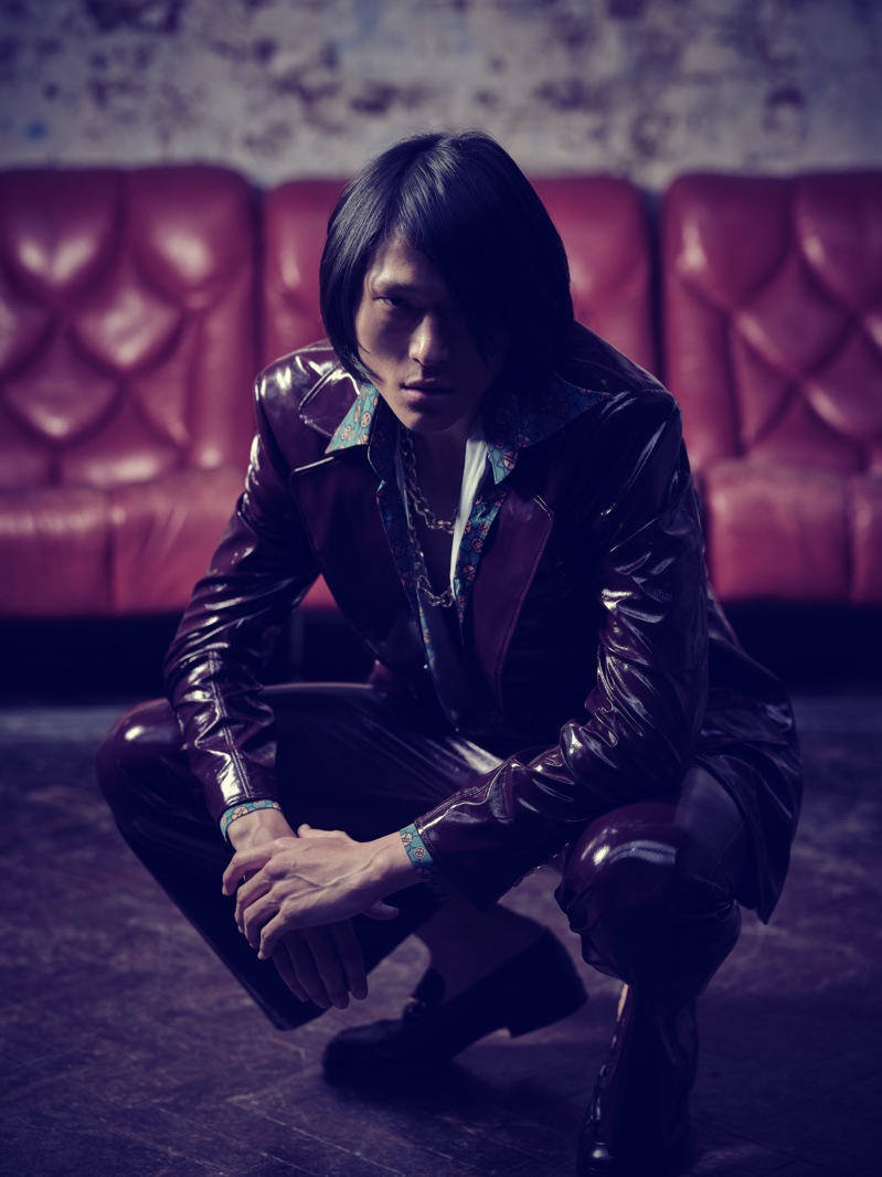 Sheldon Chang makes a statement in a purple leather suit from Helen Anthony. » Helen Anthony Channels '70s Glam Sheldon Chang makes a statement in a purple leather suit from Helen Anthony.