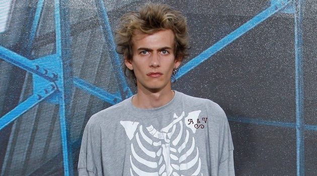 Men's Earrings: The Ultimate Comeback Andreas Kronthaler Vivienne Westwood Men Jewelry Earring