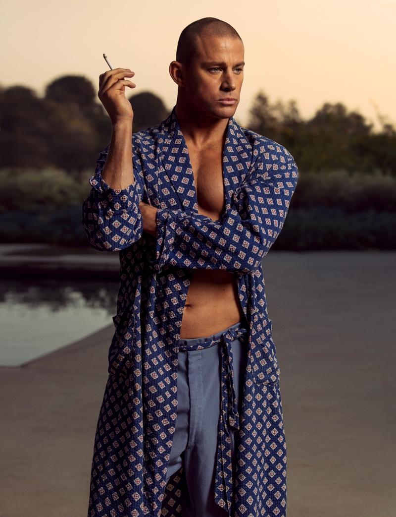Channing Tatum Robe VMAN Photoshoot 2022 » Channing Tatum Relaxes Poolside with VMAN, Talks 'The Lost City' Channing Tatum Robe VMAN Photoshoot 2022