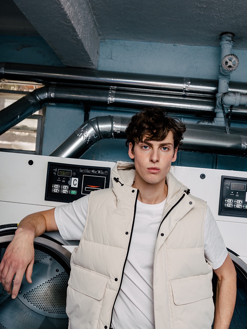 Cooper wears t-shirt H&M and vest Zara. » Cooper Dyer in 'Laundry Room' Cooper wears t-shirt H&M and vest Zara.