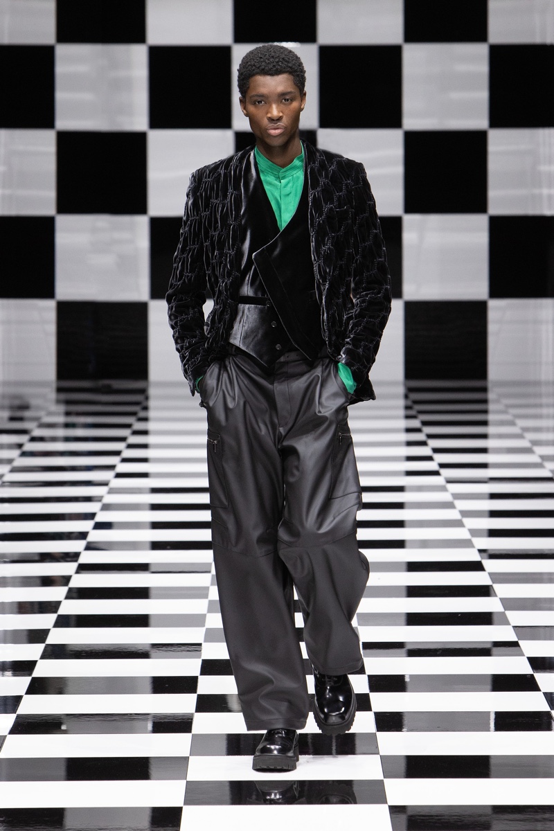 Emporio Armani Collection Men Fall Winter 2022 025