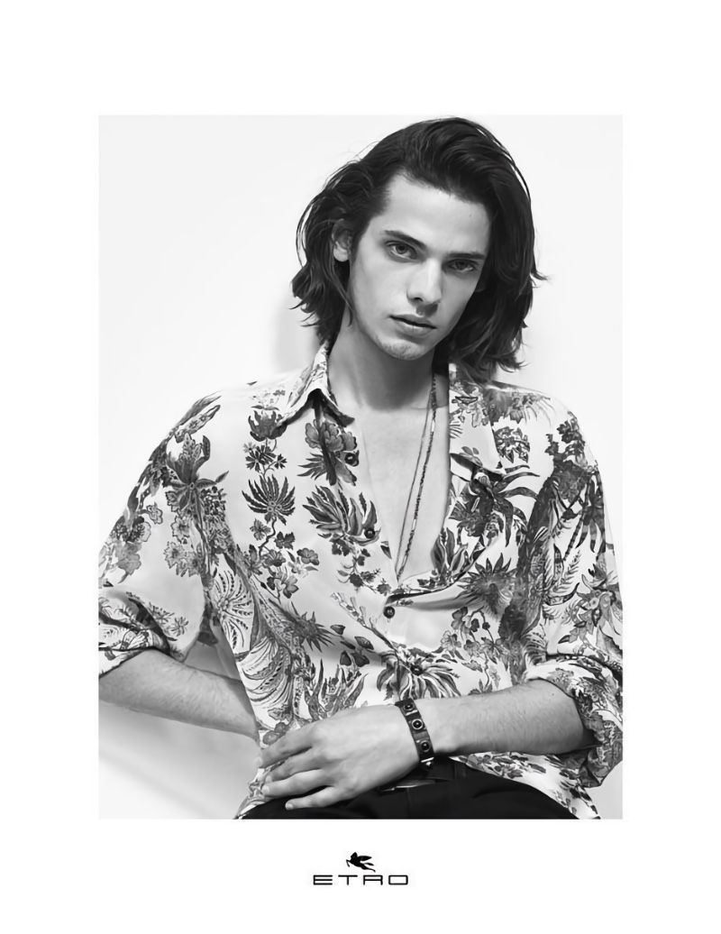 Mario Sorrenti photographs Erin Mommsen for Etro's spring-summer 2022 men's campaign.