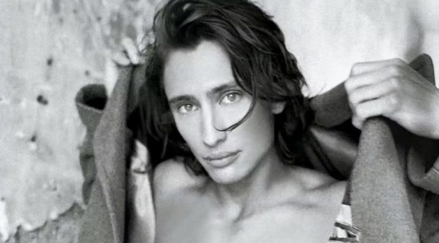 James Turlington Takes to Paris for L'Officiel Hommes Brasil James Turlington Takes to Paris for L'Officiel Hommes Brasil
