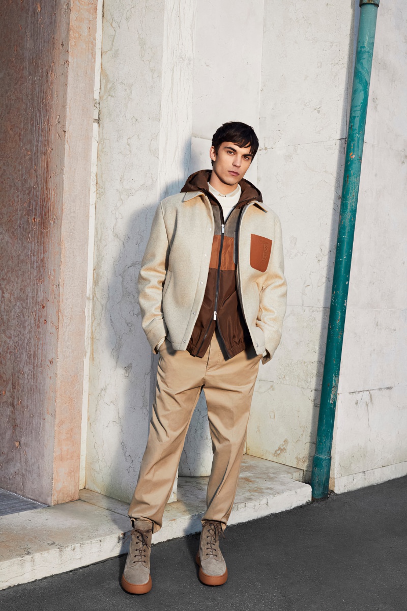 Tod's Collection Men Pre-fall 2022 Aleksandr Gudrins Model