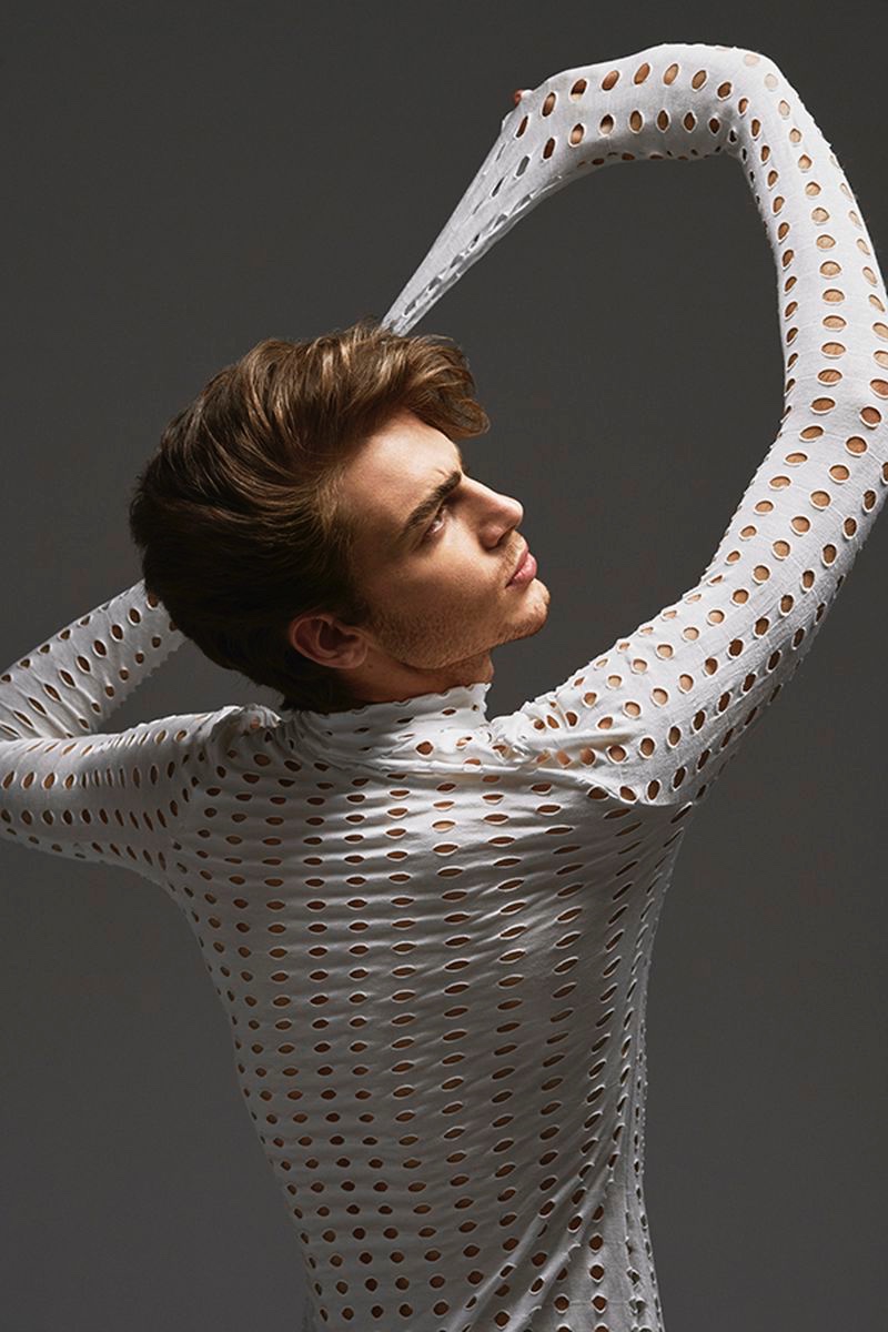 » Yousin Makes a Bold Fashion Statement for Harper's Bazaar Serbia Man Yousin Model Harpers Bazaar Serbia Editorial 2022 002