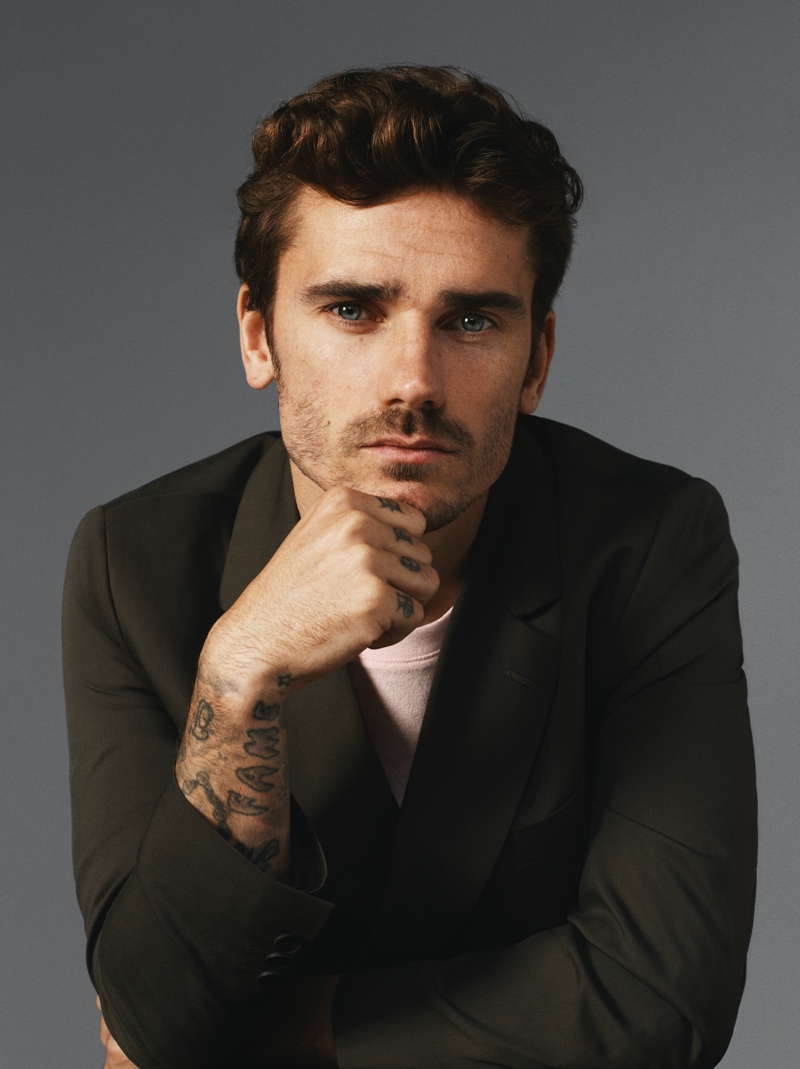 Antoine Griezmann Closeup Mango Campaign 2022 » Antoine Griezmann is in Smart Form for New Mango Campaign Antoine Griezmann Closeup Mango Campaign 2022