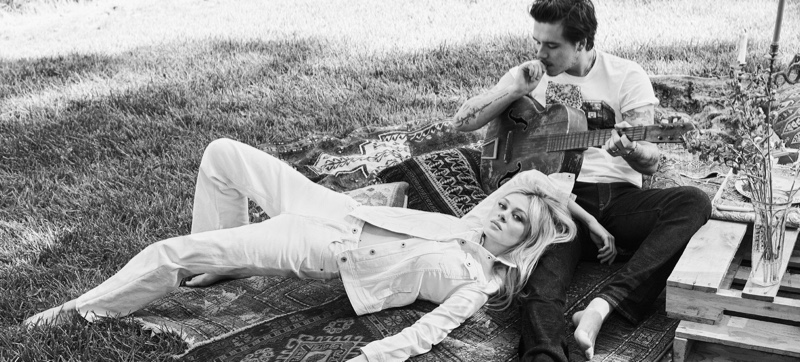 Sporting denim, Nicola Peltz and Brooklyn Beckham appear in Pepe Jeans' spring-summer 2022 campaign.