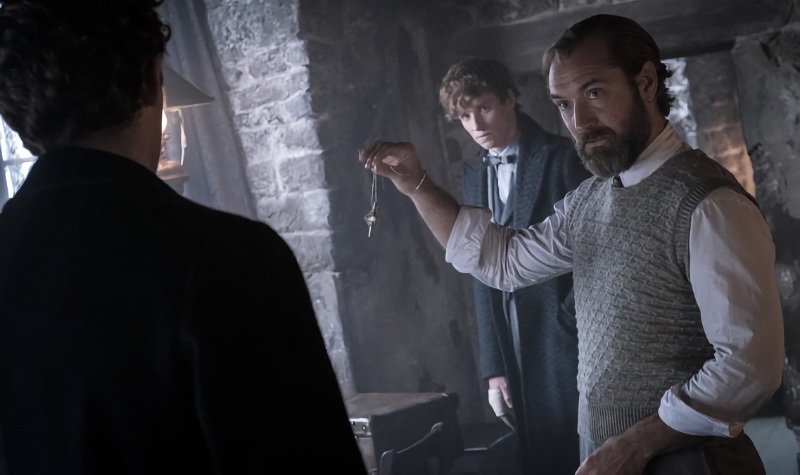 Jude Law Albus Dumbledore Fantastic Beasts: The Secrets of Dumbledore » Jude Law Dons Brioni for 'Fantastic Beasts' World Premiere Jude Law Albus Dumbledore Fantastic Beasts: The Secrets of Dumbledore