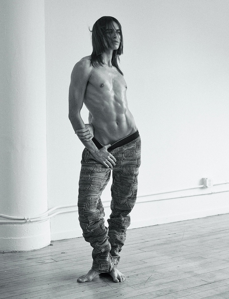 » Fernando Casablancas Strikes a Pose for Glass Man Fernando Casablancas Editorial 2022 Glass Magazine 005
