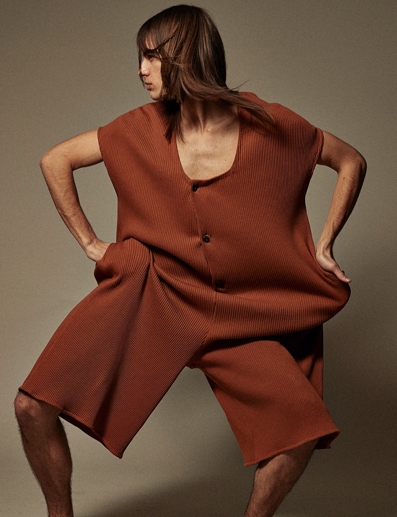 » Fernando Casablancas Strikes a Pose for Glass Man Fernando Casablancas Editorial 2022 Glass Magazine 010
