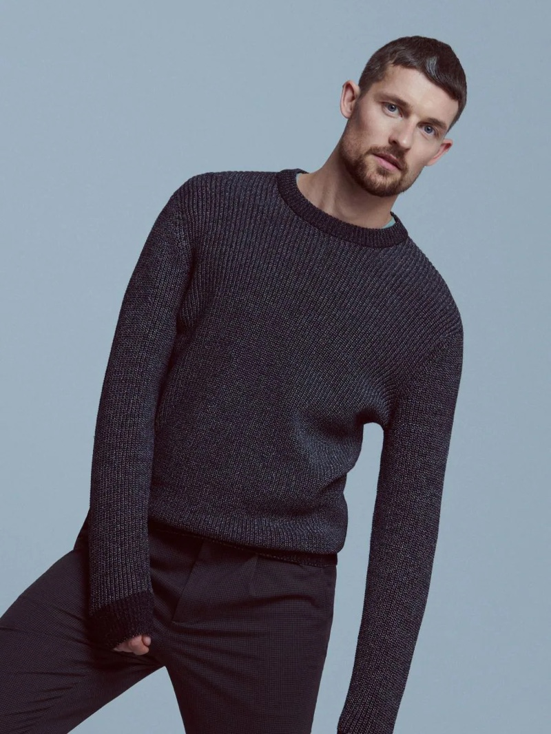 Wouter Peelen Embraces Smart-Casual Style in Reserved
