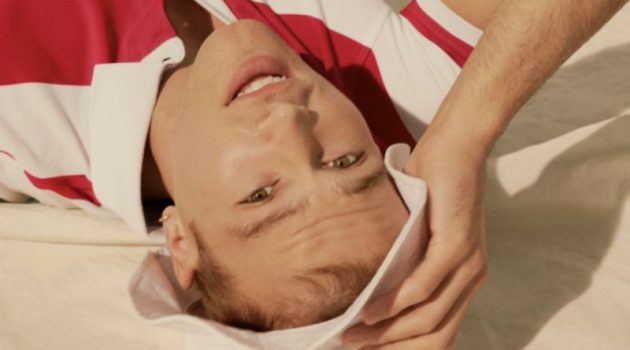 Matthew Noskza Sports Tommy Hilfiger Essentials for Spring '22 Campaign Matthew Noszka Model Striped Polo Tommy Hilfiger Campaign Men Spring 2022