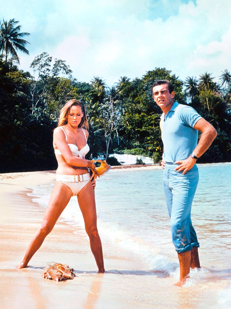 Dr No James Bond Sean Connery Beach Look Cyan Ursula Andress Swimsuit Seashells 1962