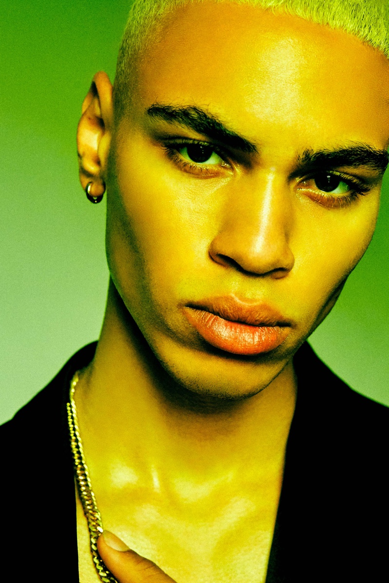 Darien wears jacket Versace. » Darien, Jack & Joseph Cast Their Eyes Toward a Bright Future Darien wears jacket Versace.