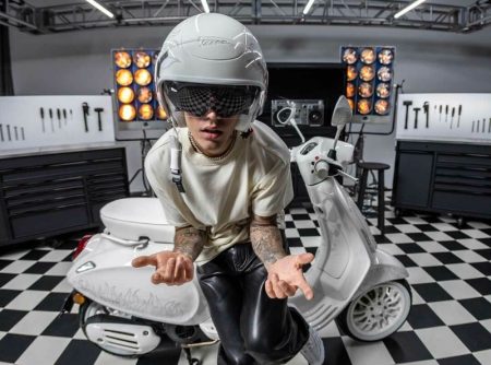 Justin Bieber Helmet Vespa Sprint 2022