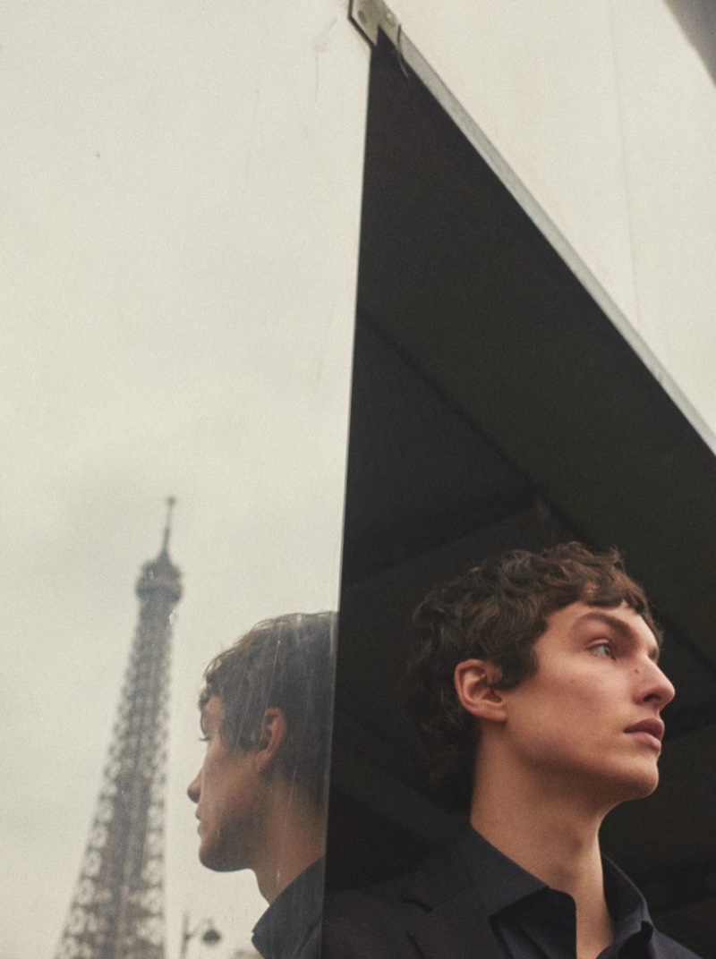 » Lucas Dons Sartorial Cuts in the City for Massimo Dutti Massimo Dutti Men 2022 City Editorial 004