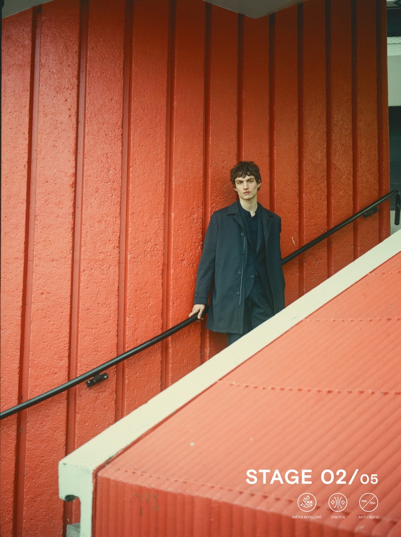 » Lucas Dons Sartorial Cuts in the City for Massimo Dutti Massimo Dutti Men 2022 City Editorial 007