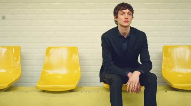 Lucas Dons Sartorial Cuts in the City for Massimo Dutti Lucas Dons Sartorial Cuts in the City for Massimo Dutti