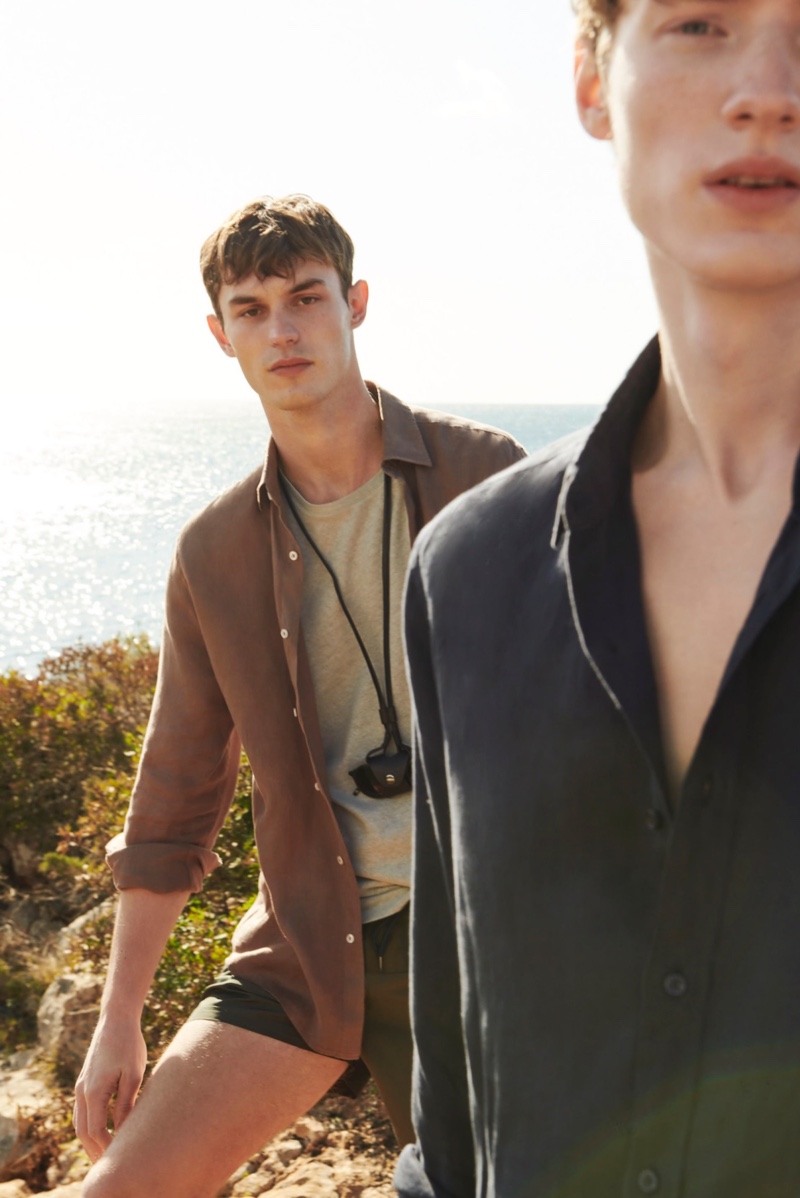 Kit & Braien Tackle an Early Summer in Massimo Dutti Swimwear