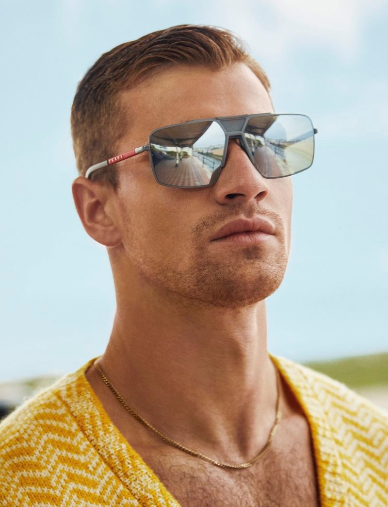 » Matty Carrington Makes a Splash in Swimwear for Wonderland Matty Carrington Model 2022 Wonderland Editorial 002