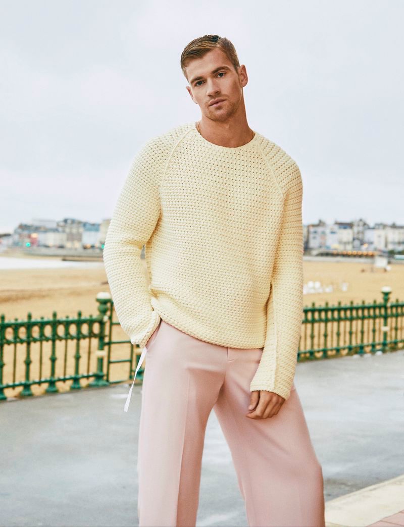 » Matty Carrington Makes a Splash in Swimwear for Wonderland Matty Carrington Model 2022 Wonderland Editorial 005