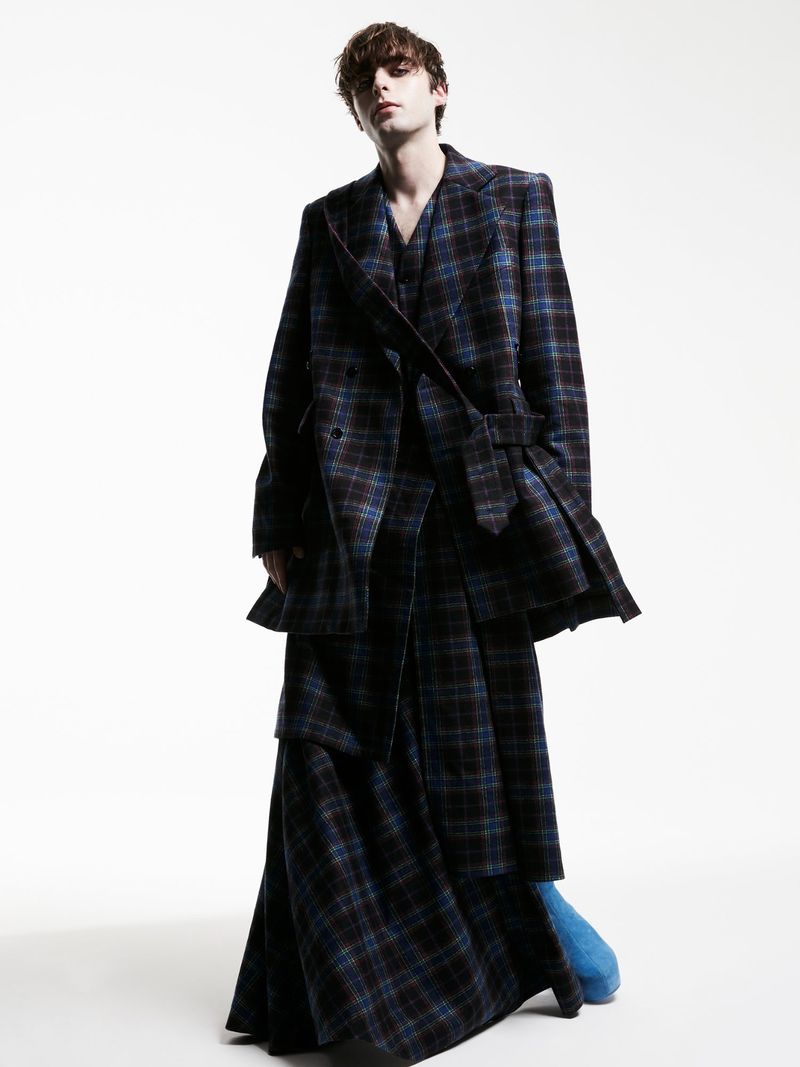 » Lennon Gallagher Stars in Moody Story for Vogue Man Hong Kong Lennon Gallagher 2022 Vogue Man Hong Kong Editorial 010