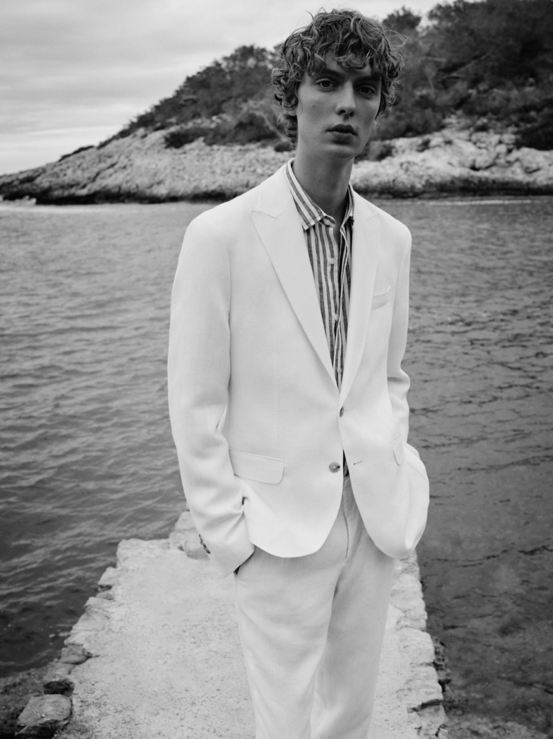 Leon Dame Model 2022 Massimo Dutti Editorial 011