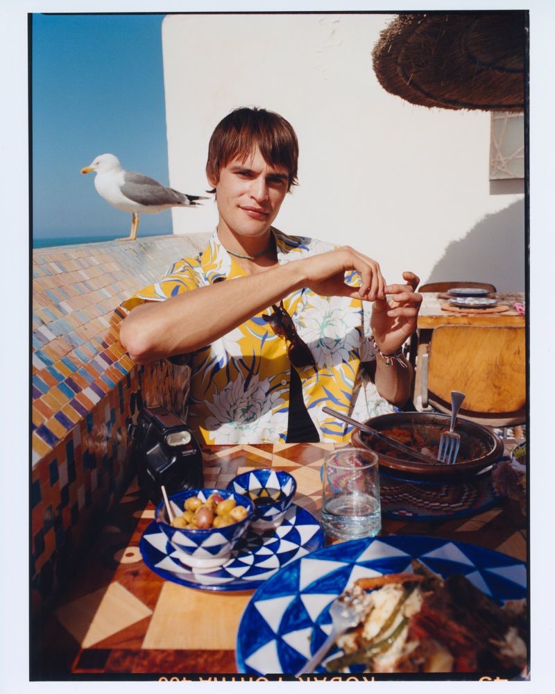 » Parker van Noord Takes to Morocco for Colorful GQ Story Parker van Noord Model 2022 Editorial GQ 001