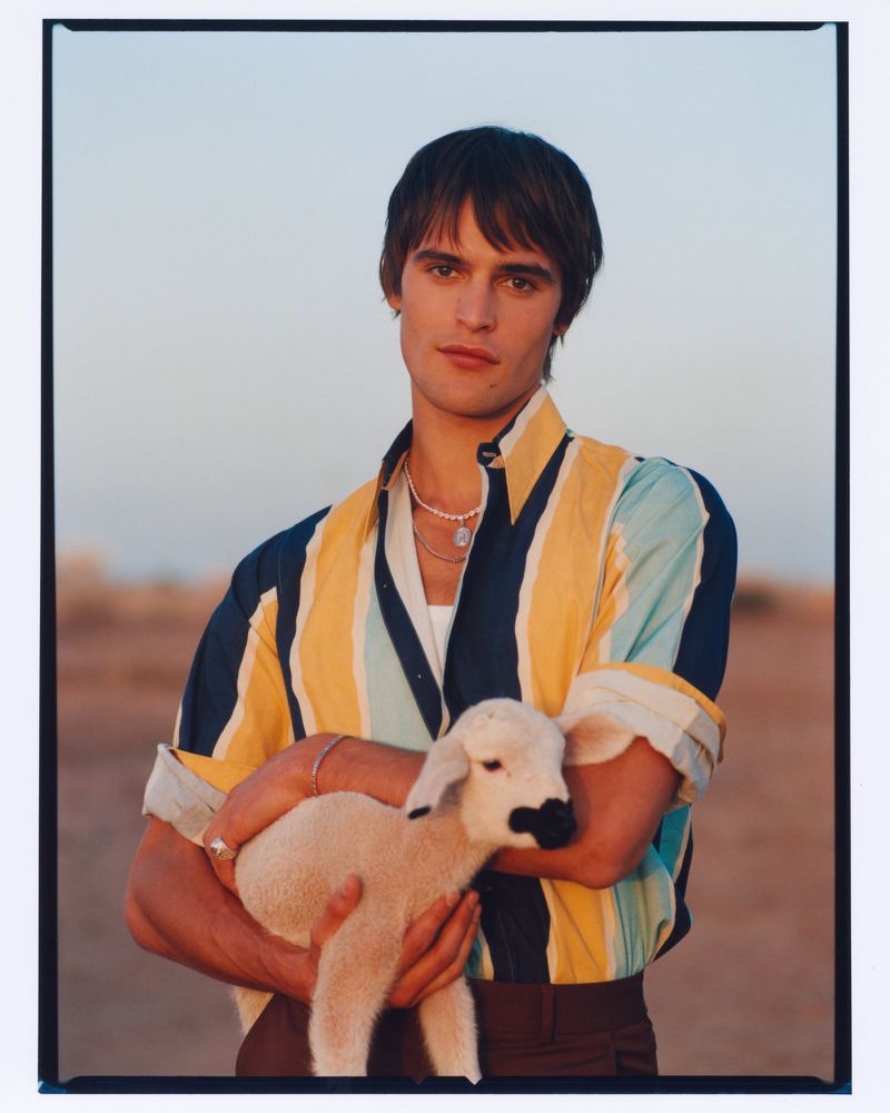 » Parker van Noord Takes to Morocco for Colorful GQ Story Parker van Noord Model 2022 Editorial GQ 002