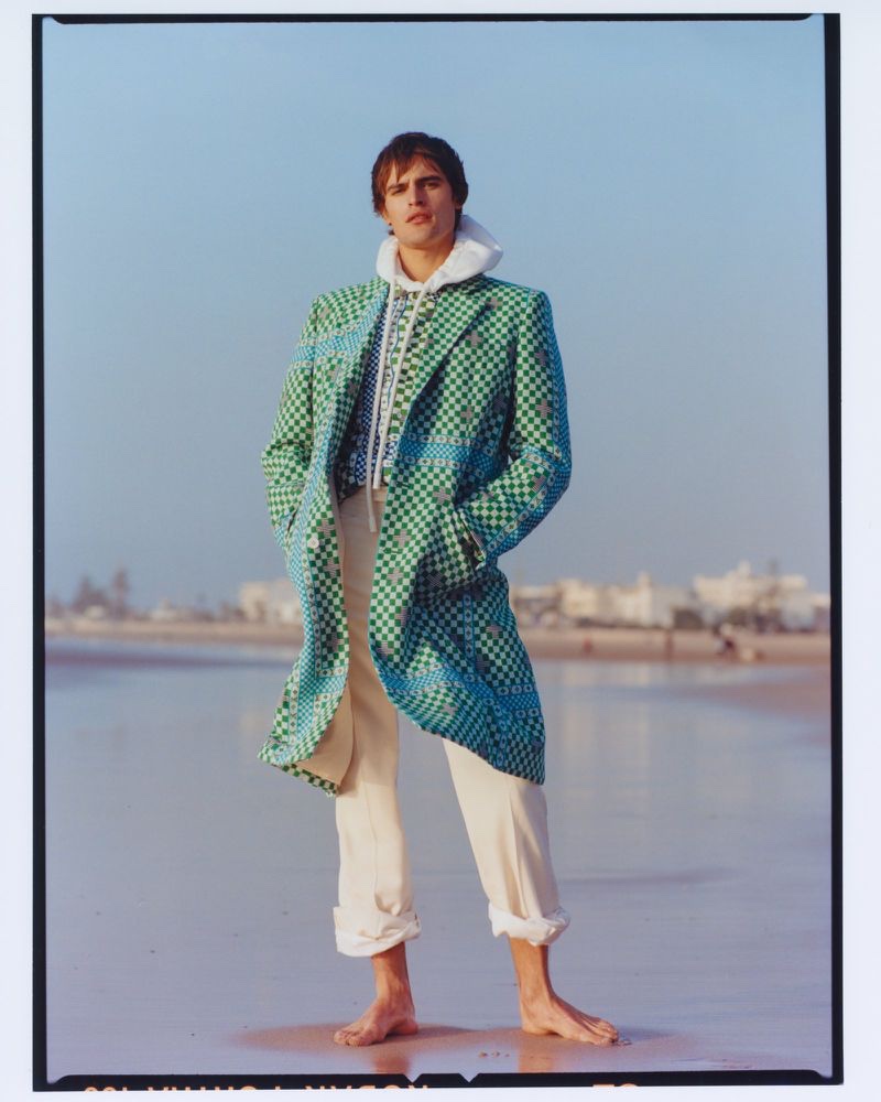 » Parker van Noord Takes to Morocco for Colorful GQ Story Parker van Noord Model 2022 Editorial GQ 010