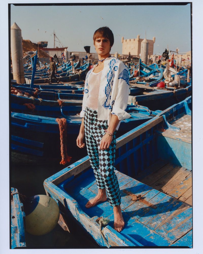 » Parker van Noord Takes to Morocco for Colorful GQ Story Parker van Noord Model 2022 Editorial GQ 011
