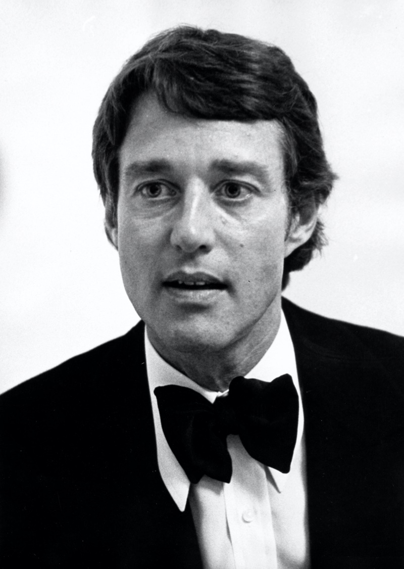 Halston Designer Photo » 5 LGBTQ+ Brands That Changed Fashion Forever Halston Designer Photo
