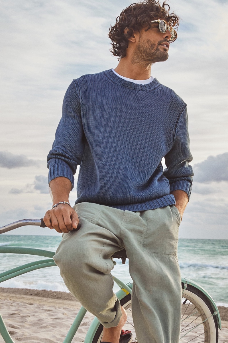 Taking to the beach, Marlon Teixeira sports Todd Snyder's Italian linen Beach pant and crewneck sweater. » Marlon Teixeira Cruises Into Summer with Fresh Todd Snyder Styles Taking to the beach, Marlon Teixeira sports Todd Snyder's Italian linen Beach pant and crewneck sweater.