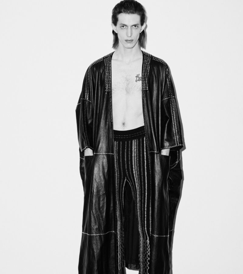» Xavier Buestel Gets Comfortable on a Bed of Nails for Dapper Dan Xavier Buestel Model 2022 Dapper Dan 008