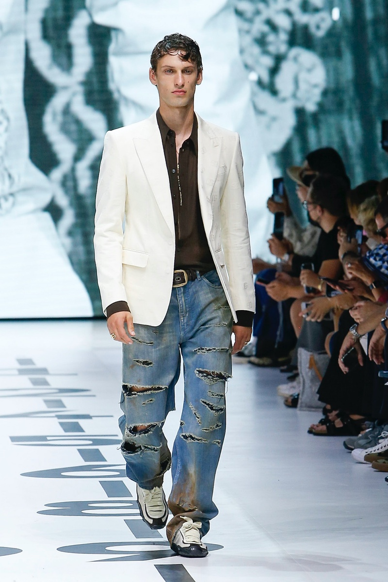 Dolce & Gabbana Spring 2022 Men's Fashion Show