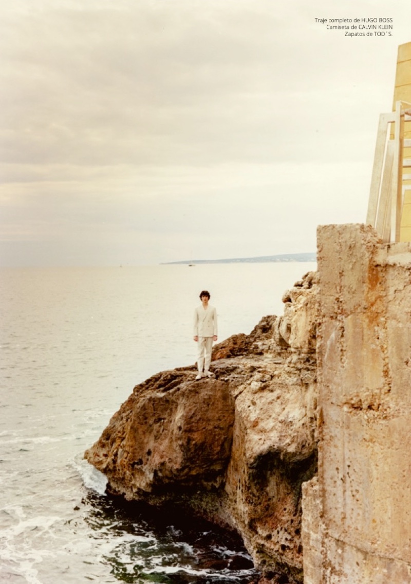 » Fernando Lindez Finds 'Peace in Palma' with Risbel Magazine Fernando Lindez Model 2022 Editorial Risbel 001