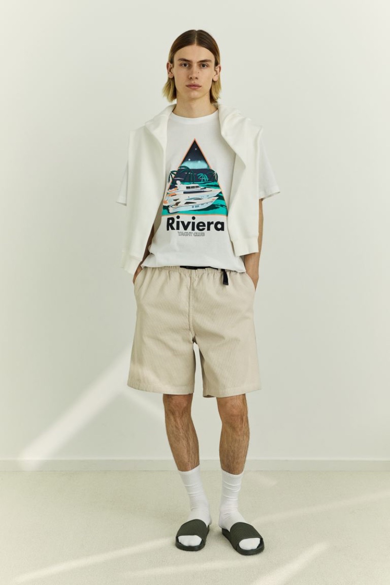 Retro style makes a comeback as Ati Oppelt models a pair of relaxed fit corduroy shorts from H&M. » Nostalgia Ultra: H&M Revisits Streetwear Retro style makes a comeback as Ati Oppelt models a pair of relaxed fit corduroy shorts from H&M.