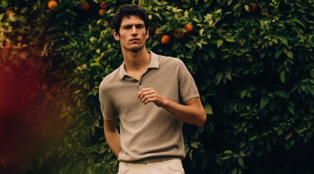 Justin Eric Martin Ventures 'Through Fields' in Sleek Massimo Dutti Style Justin Eric Martin Ventures 'Through Fields' in Sleek Massimo Dutti Style