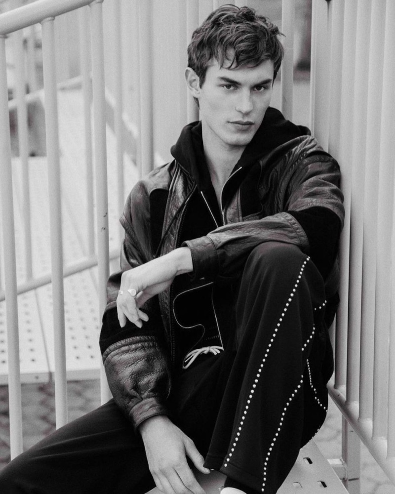 Kit Butler Model 2022 Harpers Bazaar Men Thailand 008